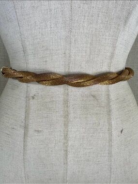 Women’s gold toned metal mesh chain belt  31-39 inch